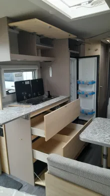 Fahrzeugbild Weinsberg CaraCito 500 QDK 1700kg; Steckdosen & Gas Paket #8
