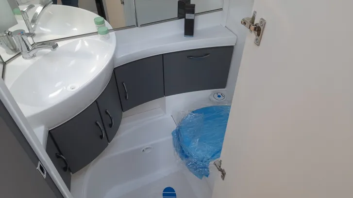 Fahrzeugbild Hobby Excellent Edition 495 UL 1800kg, TV Halter #9