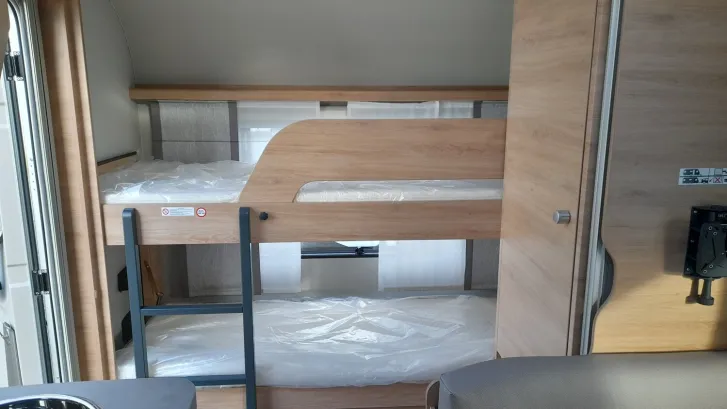 Fahrzeugbild Knaus Südwind 60 YEARS 540 FDK 1800kg; Garage; ASF Bug #9