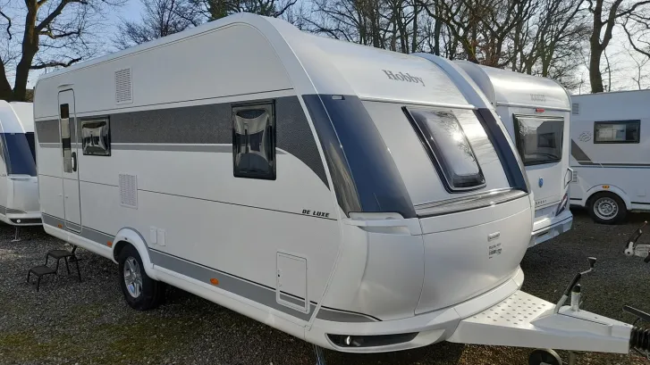 Fahrzeugbild Hobby De Luxe 560 KMFe 2000kg; Vorzeltaußensteckdose #3