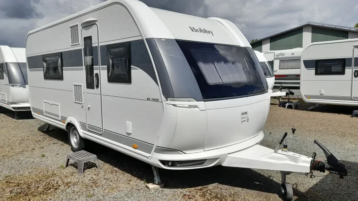 Fahrzeugbild Hobby De Luxe 495 WFB Auflastung 1800 kg #3