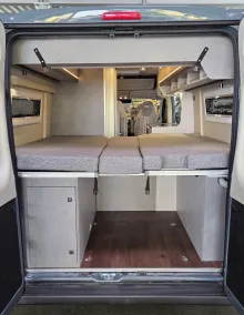 Fahrzeugbild Pössl Summit SHINE 600 LR mit Längsbetten #8