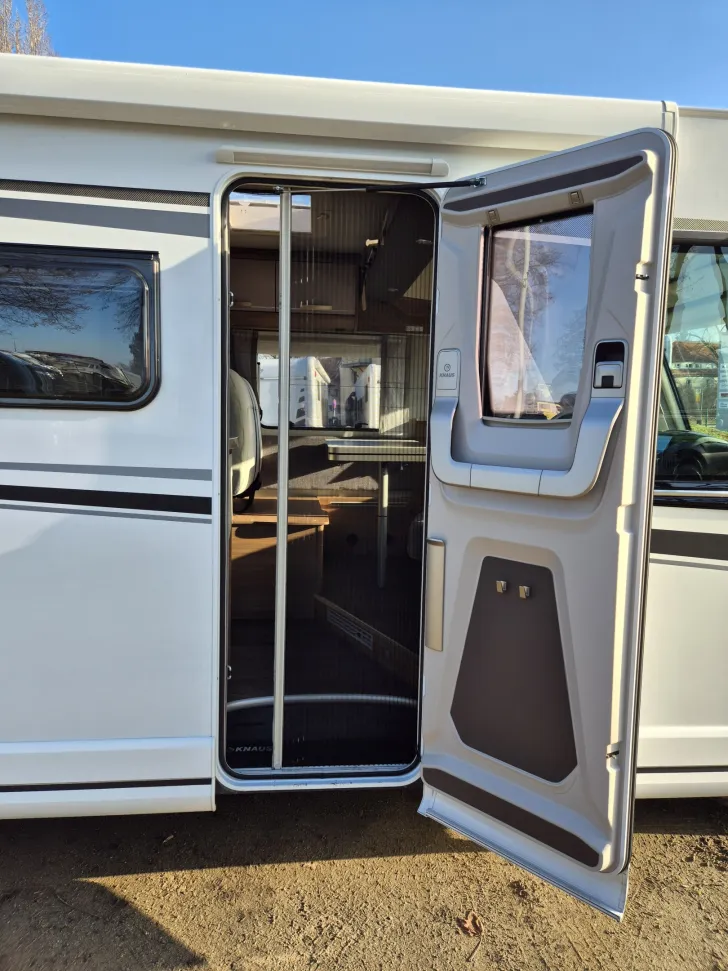 Fahrzeugbild Knaus L!VE / LIVE I 650 MEG *Betterw.*Liner-Sitze*DAB* #7