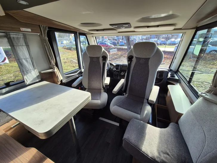 Fahrzeugbild Knaus L!VE / LIVE I 650 MEG *Betterw.*Liner-Sitze*DAB* #14