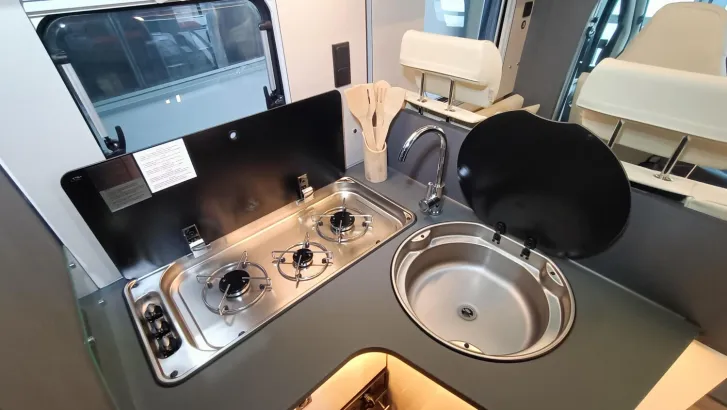 Fahrzeugbild Laika Kosmo L 319 Sie sparen EUR 15.000 #11