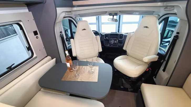 Fahrzeugbild Laika Kosmo L 319 Sie sparen EUR 15.000 #12