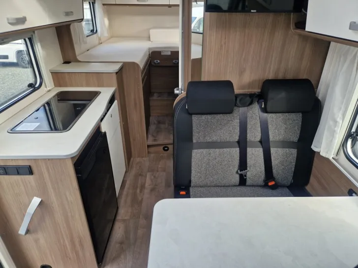 Fahrzeugbild Carado V 337 #13