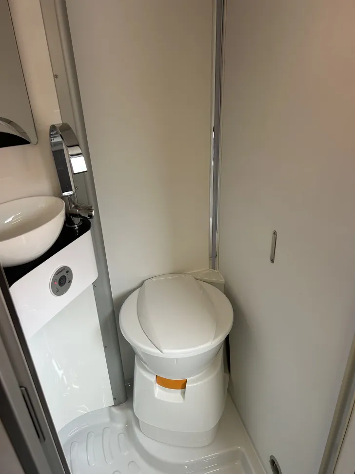 Fahrzeugbild Pössl Summit 600 L mit Garantie-2029 #7
