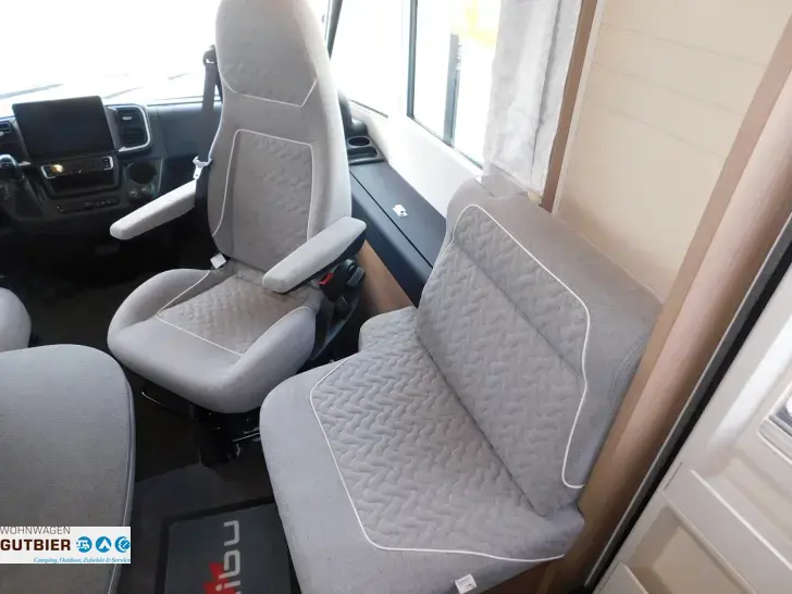 Fahrzeugbild Malibu I 460 LE Liste:  134.370 #6