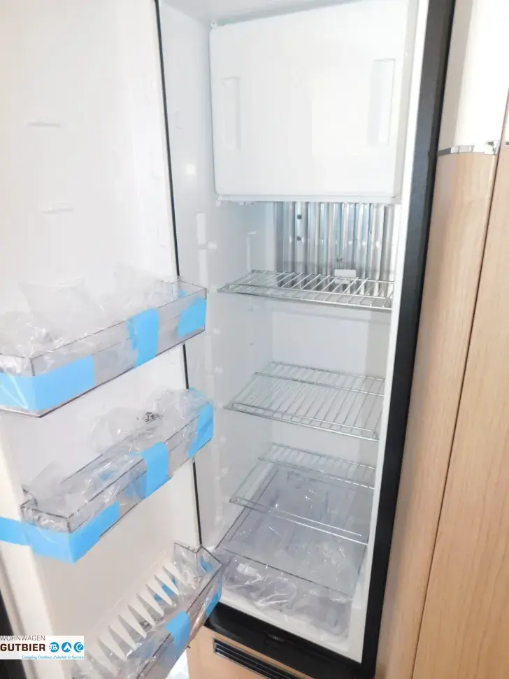 Fahrzeugbild Malibu I 460 LE Liste:  134.370 #24