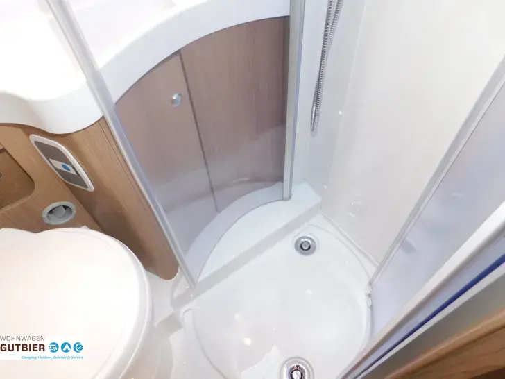 Fahrzeugbild Malibu I 460 LE Liste:  134.370 #28