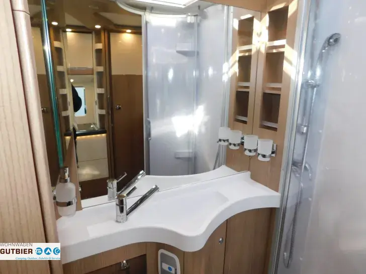 Fahrzeugbild Malibu I 460 LE Liste:  134.370 #29