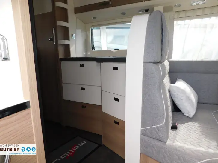 Fahrzeugbild Malibu I 460 LE Liste:  134.370 #30