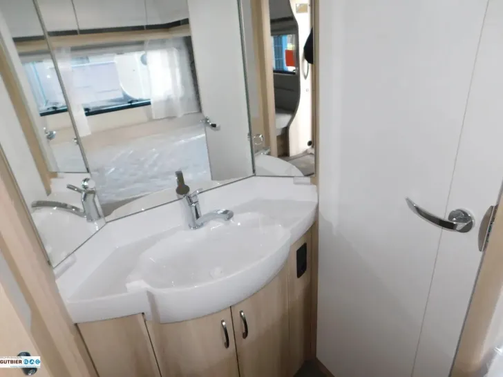 Fahrzeugbild Hobby De Luxe 460 UFe #24