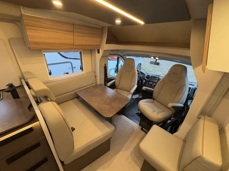 Fahrzeugbild Bürstner B66 TD 690 HUBBETT|LEDER|NAV+RFK|MARKISE|LITHIUM #9