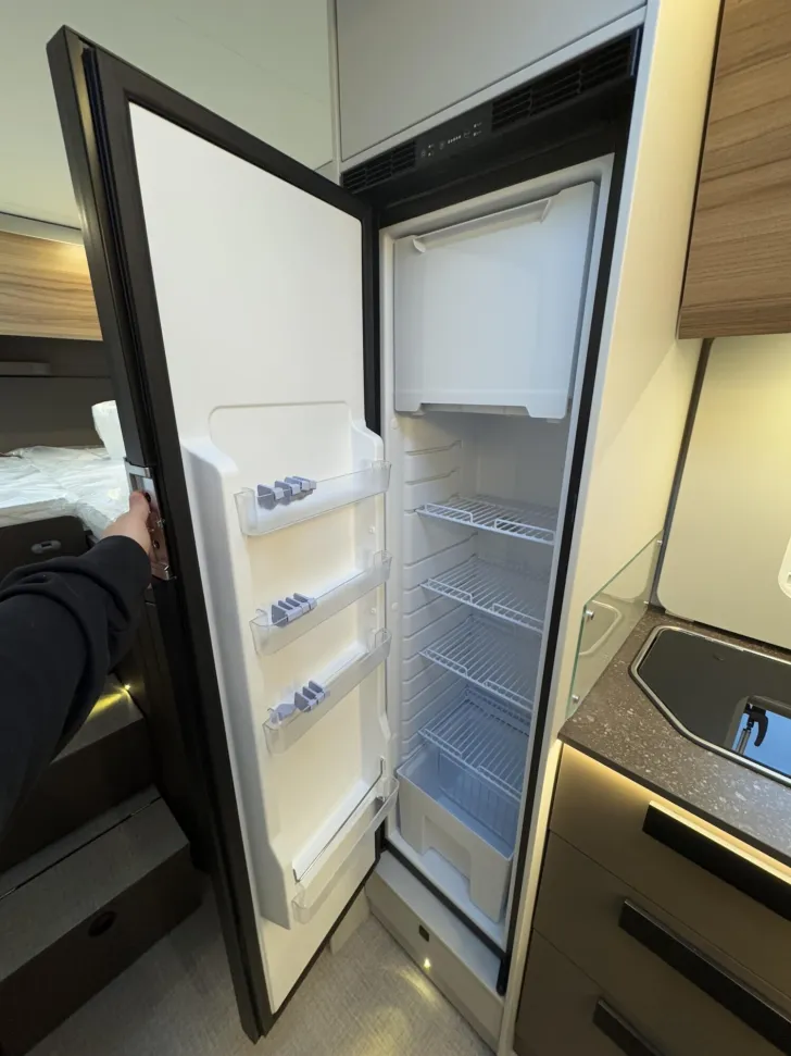 Fahrzeugbild Bürstner B66 TD 690 HUBBETT|LEDER|NAV+RFK|MARKISE|LITHIUM #13