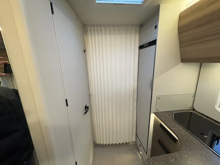 Fahrzeugbild Bürstner B66 TD 690 HUBBETT|LEDER|NAV+RFK|MARKISE|LITHIUM #14