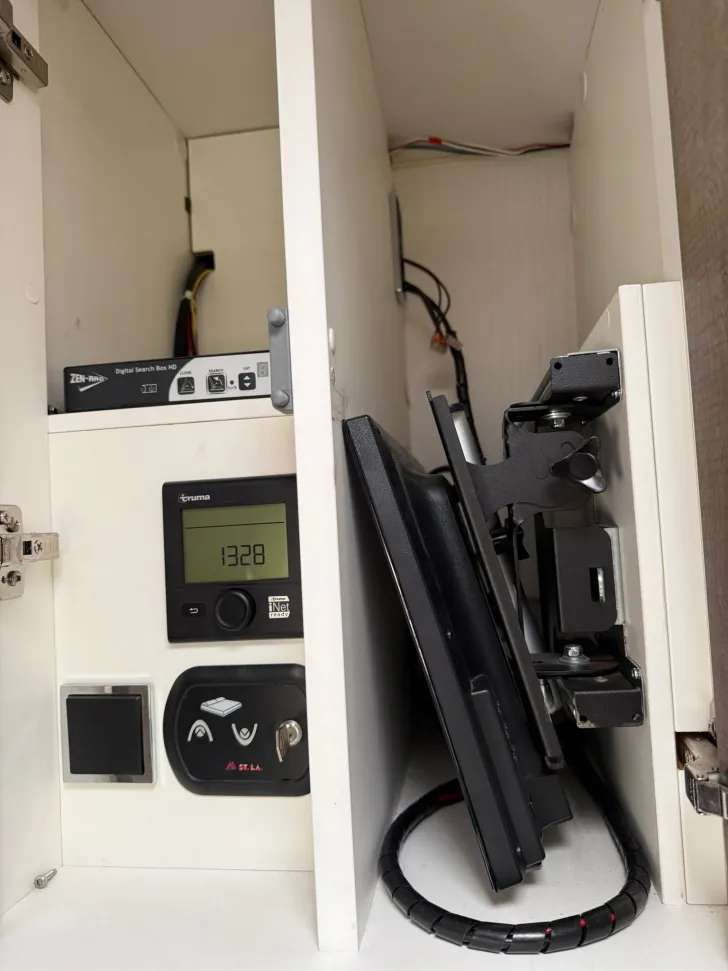 Fahrzeugbild Mooveo TEI 70QBH sehr gepflegt #3