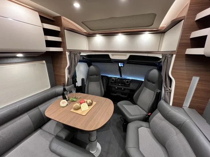 Fahrzeugbild Carthago chic c-line T 4.9 LE Mercedes (329) #13