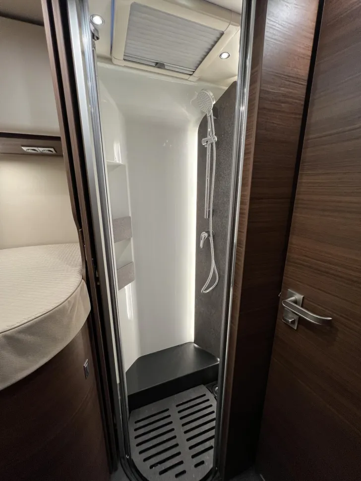 Fahrzeugbild Carthago chic c-line T 4.9 LE Mercedes (329) #35