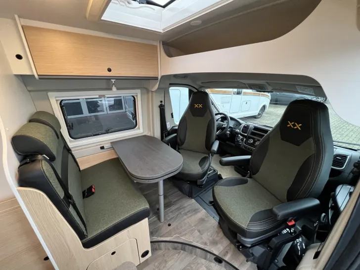 Fahrzeugbild Sunlight Cliff XX 600 #14