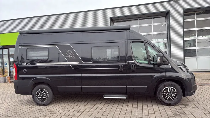 Seitlich Knaus BoxLife 600 ME Autonomes Fahren