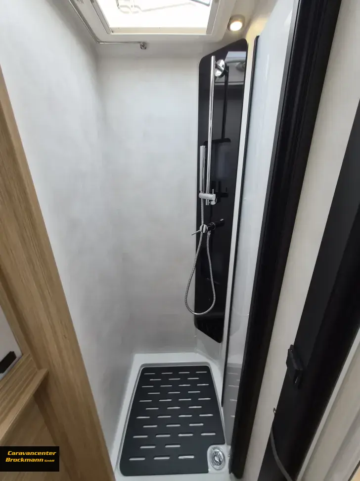 Fahrzeugbild Pilote Pacific P690D Expression Modell 2026, sofort verfügbar #15