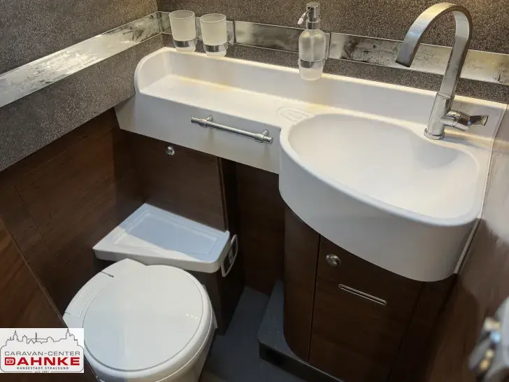 Fahrzeugbild Carthago chic c-line I 4.9 LE 35 Jahre Edt. ! - 25.244,-€! #17