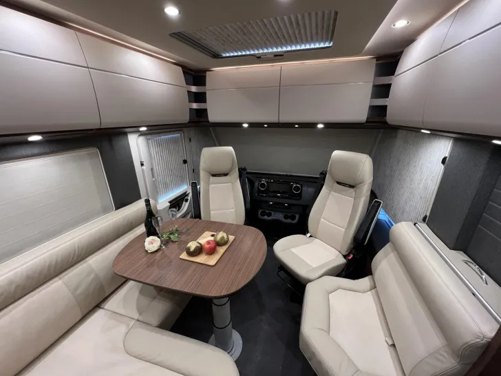 Fahrzeugbild Carthago chic c-line I 4.9 LE Mercedes (322) #14