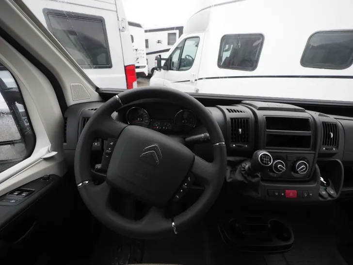 Fahrzeugbild Clever Celebration, Schwenkbad, Tageszulassung ! #5