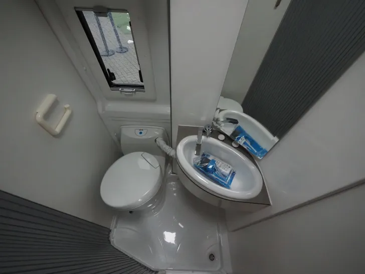 Fahrzeugbild Clever Celebration, Schwenkbad, Tageszulassung ! #20