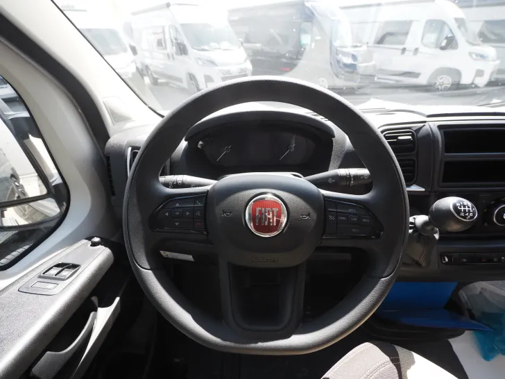 Fahrzeugbild Roadcar R 540 , 3. Bett, WC Fenster, Tageszulassung! #4