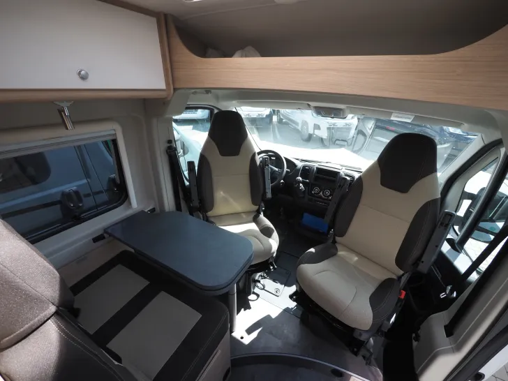 Fahrzeugbild Roadcar R 540 , 3. Bett, WC Fenster, Tageszulassung! #6