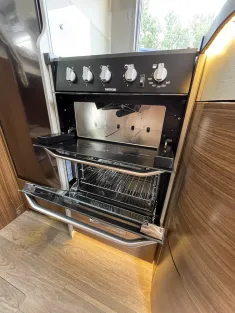 Bild 10 Hymer B-MC I 600 WhiteLine *5.Sitzpl.*Solar*Dachklima