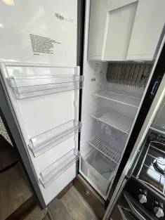 Bild 11 Hymer B-MC I 600 WhiteLine *5.Sitzpl.*Solar*Dachklima