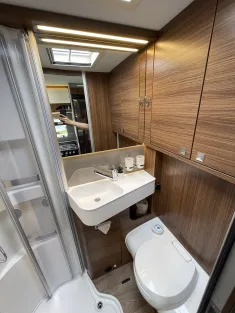 Bild 16 Hymer B-MC I 600 WhiteLine *5.Sitzpl.*Solar*Dachklima