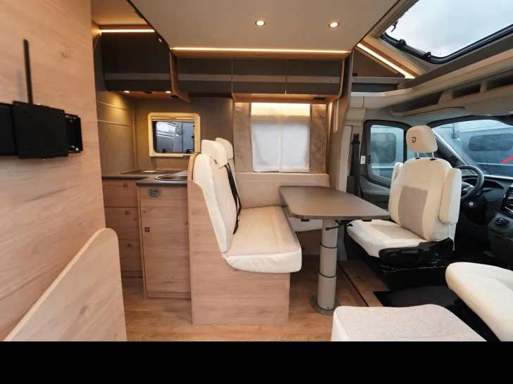 Fahrzeugbild Dethleffs Just Go Active T 7055 EB 165PS Hubbett Markise #6