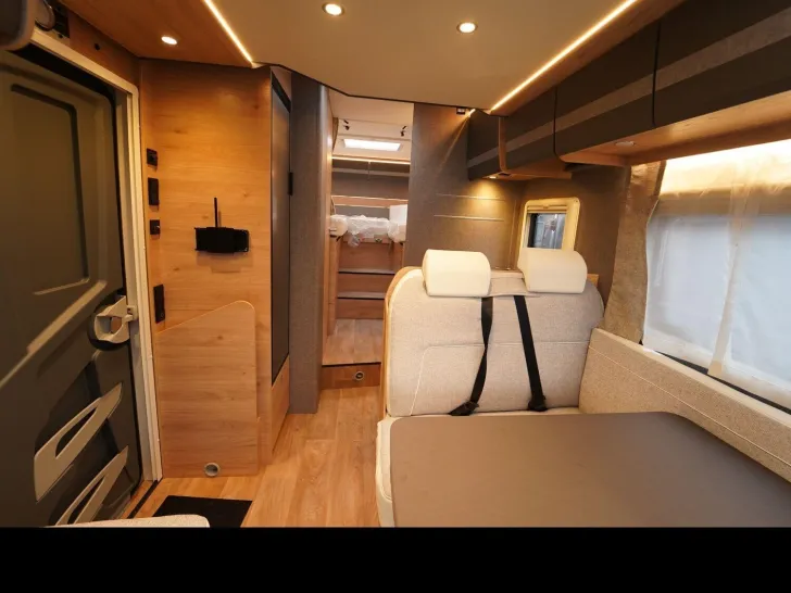 Fahrzeugbild Dethleffs Just Go Active T 7055 EB 165PS Hubbett Markise #9