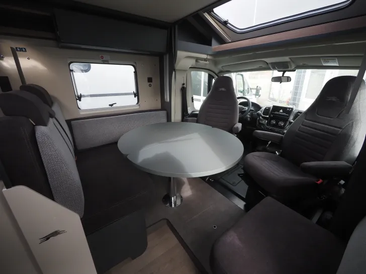 Fahrzeugbild Laika KOSMO L 409, Hubbett, Navi & Kamera, uvm. #4