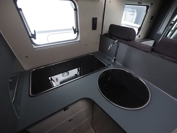 Fahrzeugbild Laika KOSMO L 409, Hubbett, Navi & Kamera, uvm. #7