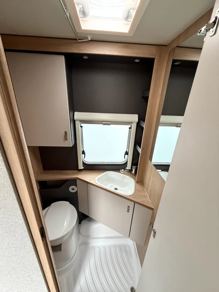 Fahrzeugbild Knaus Sport 460 EU #13