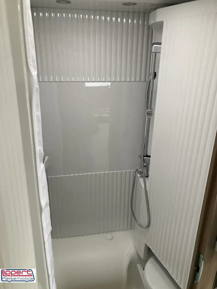 Fahrzeugbild Carado VAN V339 pro+ Queensbett #13