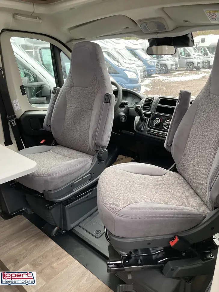 Fahrzeugbild Carado VAN V339 pro+ Queensbett #7