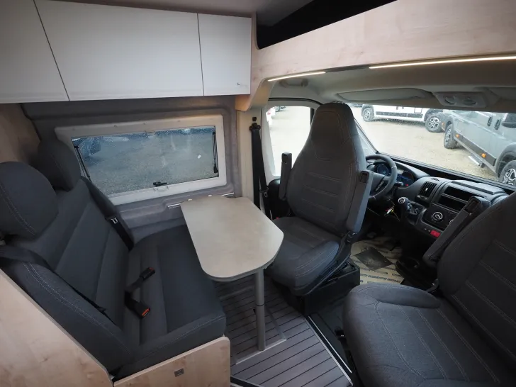 Fahrzeugbild Clever Spirit, Längsbett 6m, D+E Heizung, Tageszul. ! #4