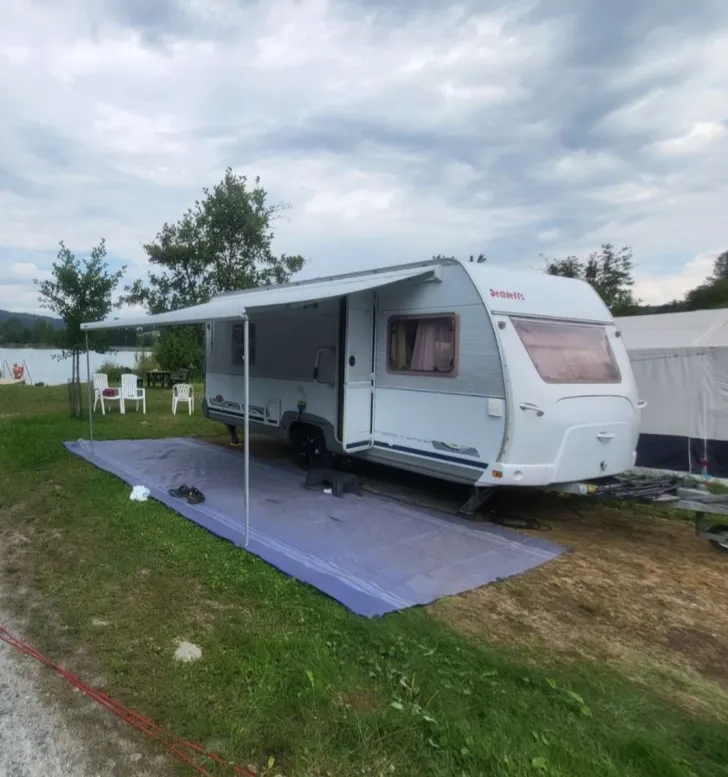 Fahrzeugbild Dethleffs Camper 450 DB Top Zustand , Garage #3