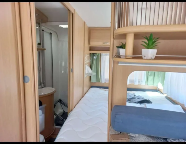 Fahrzeugbild Dethleffs Camper 450 DB Top Zustand , Garage #5