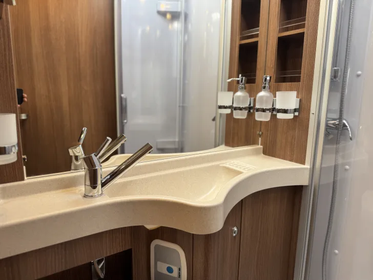 Fahrzeugbild Carthago C1-tourer T 143 KB-LE comfort 4.2t 35 Jahr Edt. ! -18.044,-€ ! #12