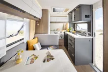 Fahrzeugbild Hobby OnTour 390 SF mit Bugfenster #8
