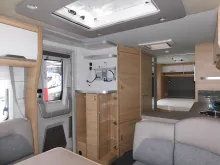 Fahrzeugbild Knaus Südwind 60 YEARS 650 UX 60-Years, Mover, Markise #8