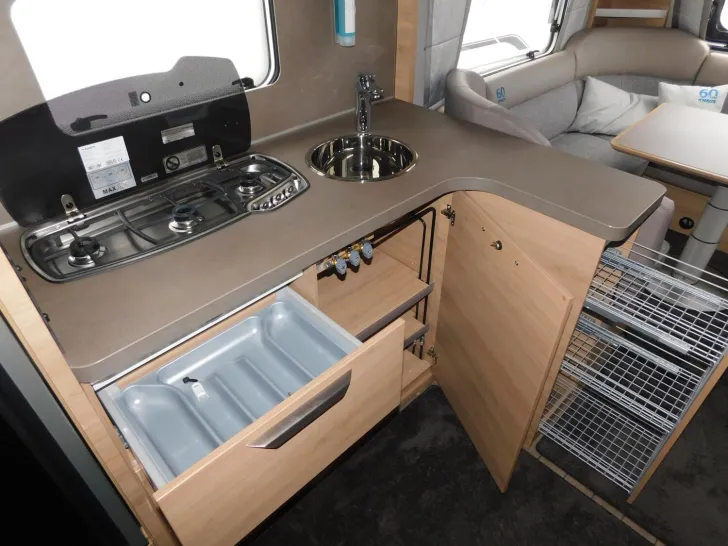 Fahrzeugbild Knaus Südwind 60 YEARS 650 UX 60-Years, Mover, Markise #11